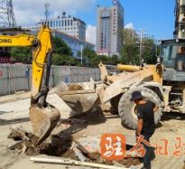 大鸡巴操骚逼啊啊啊哦哦动漫高温下的坚守｜道路建设者用汗水铺就畅通路